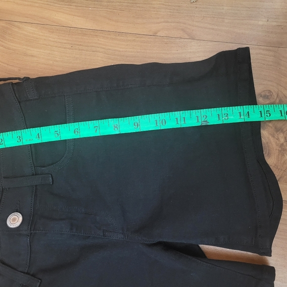 American Eagle Outfitters Shorts Womens 4 Midi AEO Twill Super Stretch Black - Picture 2 of 6